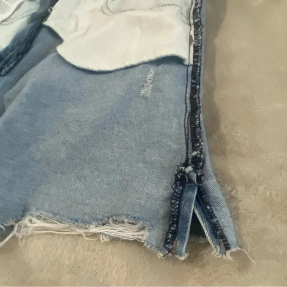 Guess denim distressed short in light blue washed casual Size 26 - Picture 10 of 13